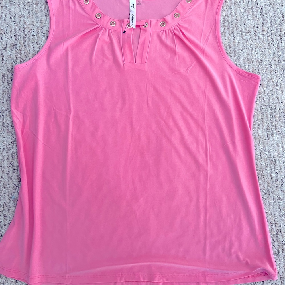 Super cute sleeveless top